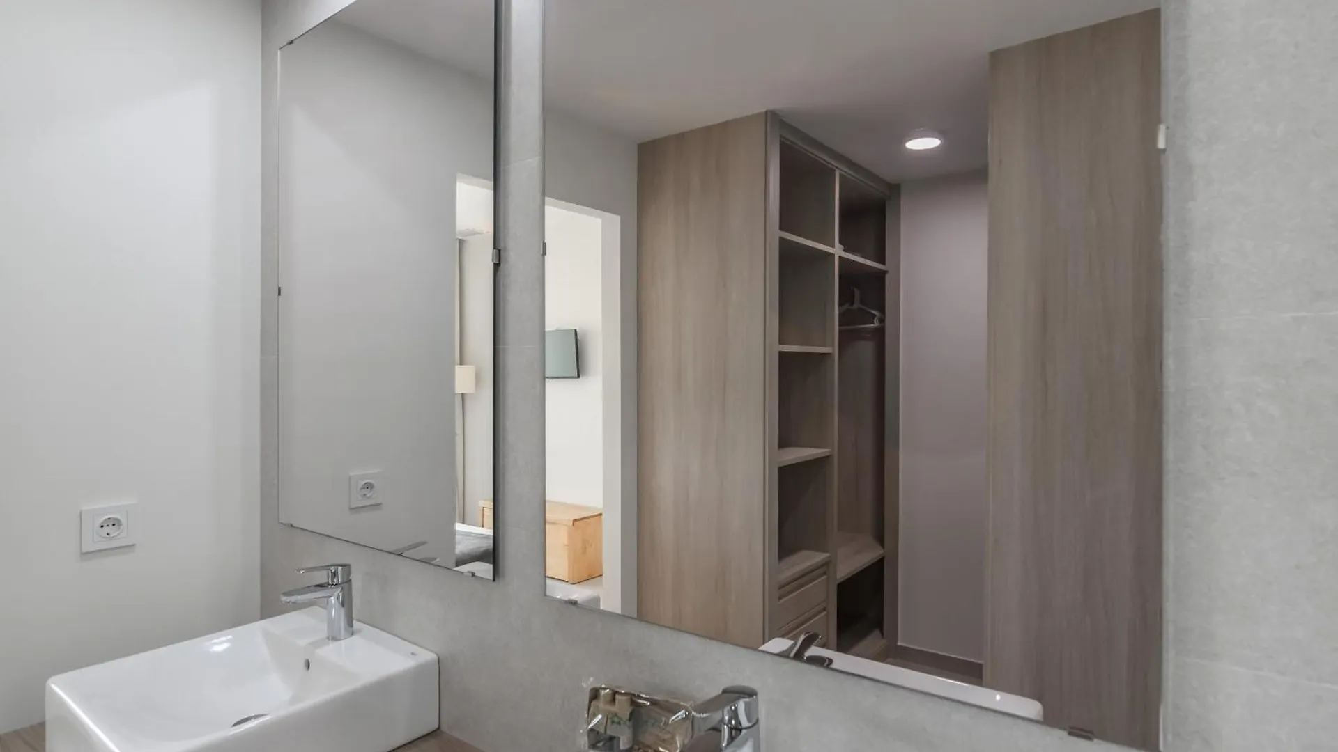 Apartment Ocean Homes By H - Playa De Los Haraganes Hohh7002P85 Isla Canela Spain